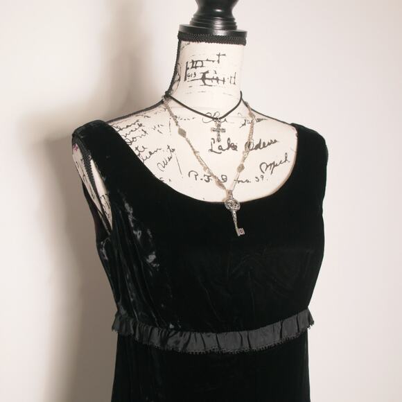 VINTAGE 1970s VELVET A-LINE MIDI DRESS - Picture 2 of 7